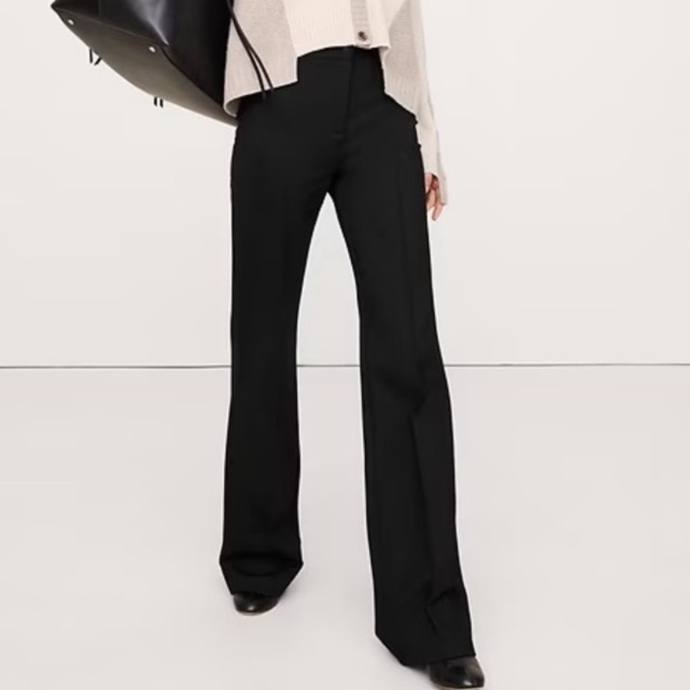 NWT! Banana Republic Black Bootcut Everywhere Ponte Pant - 826942 📘